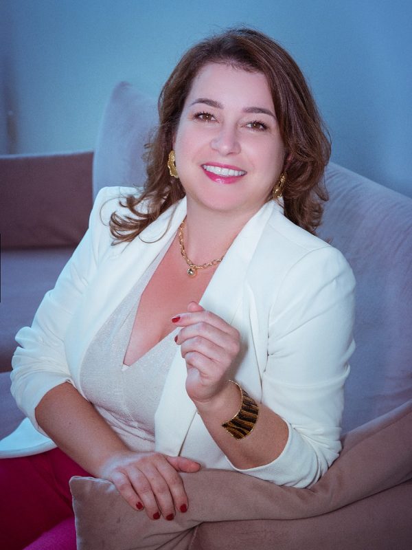 Thaís